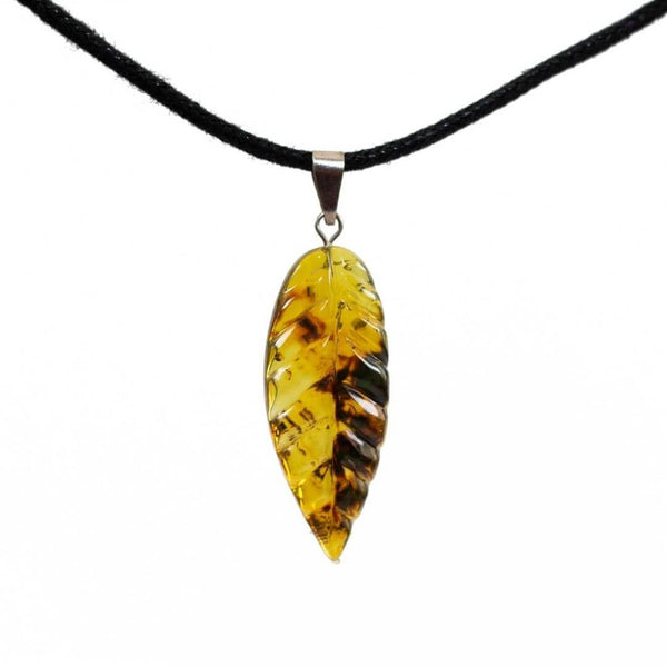 Necklace with Chiapas Amber Leaf-Shaped Pendant